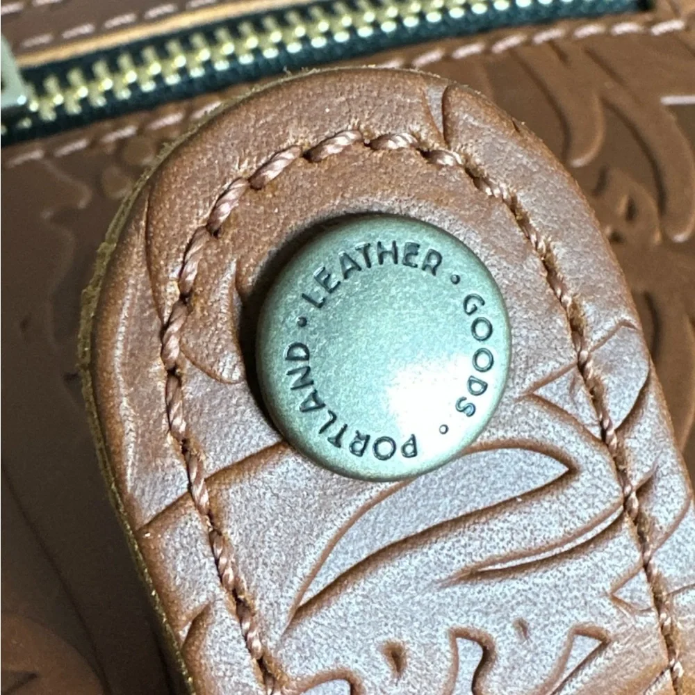 Portland Leather Mini‎ Bifold Wallet Embossed Meadow NWT - Picture 5 of 9